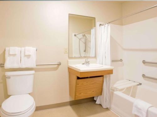 Hotel Woodspring Westchase 2*
