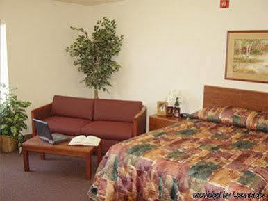 Woodspring Westchase Hotel 2*
